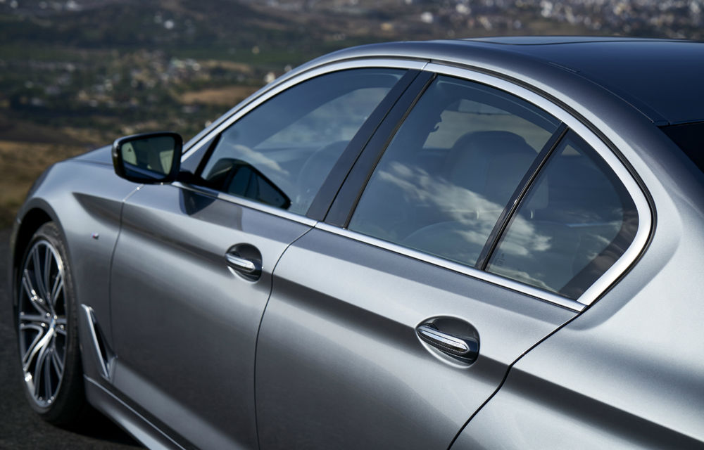 Noul BMW Seria 5 este oficial: motoare noi și tehnologii de pe fratele mai mare, Seria 7 - Poza 9