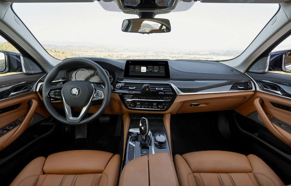 Noul BMW Seria 5 este oficial: motoare noi și tehnologii de pe fratele mai mare, Seria 7 - Poza 129