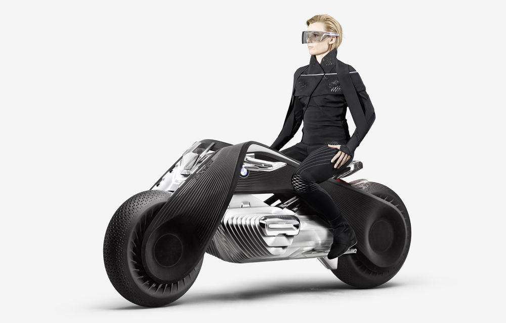 Un nou concept pentru centenarul BMW: Vision Next 100, motocicleta electrică fără accidente pentru care nu ai nevoie de cască şi costum - Poza 5