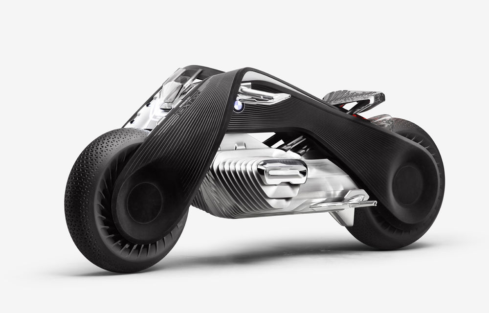 Un nou concept pentru centenarul BMW: Vision Next 100, motocicleta electrică fără accidente pentru care nu ai nevoie de cască şi costum - Poza 6