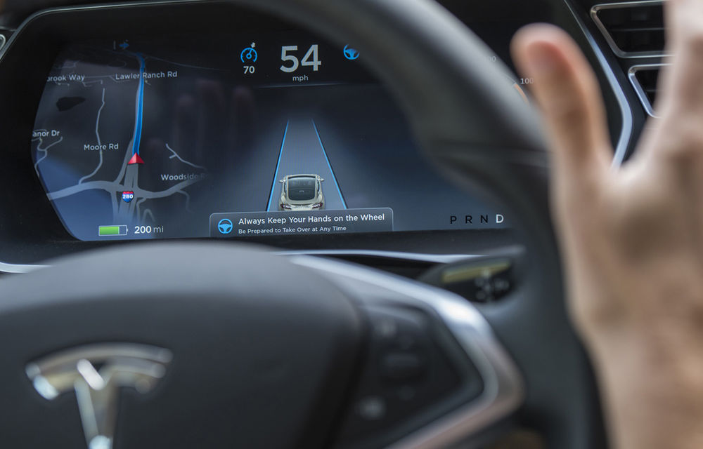 A fi sau a nu fi Autopilot: Germania le cere oficial celor de la Tesla să modifice denumirea Autopilot pentru că este &quot;derutantă pentru clienți&quot; - Poza 1
