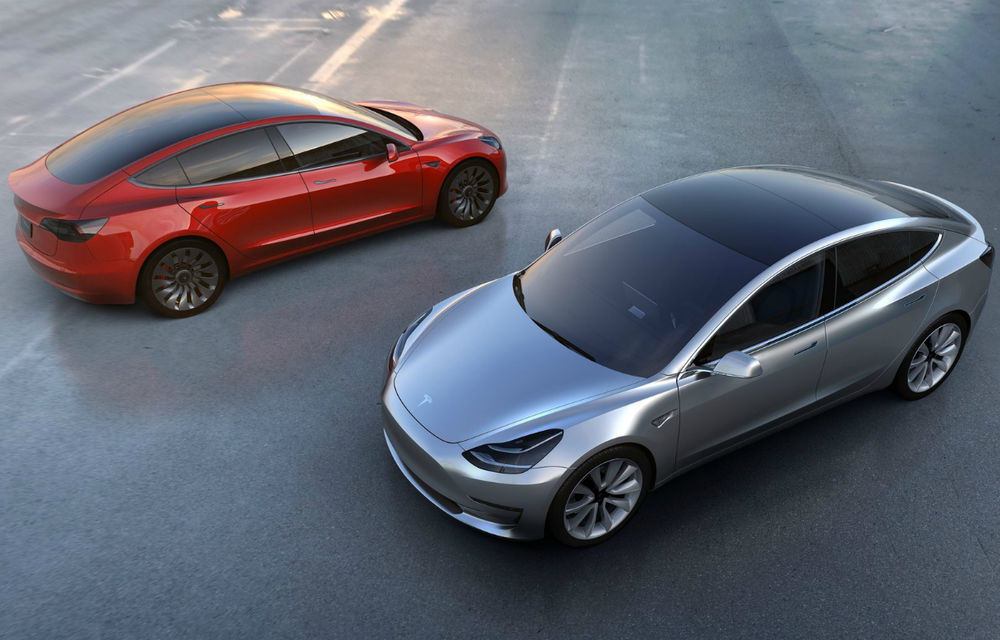 Confuzie în jurul lui Model 3: Tesla anunţă că producţia pentru primul an este &quot;sold-out&quot;, dar livrează de 4 ori mai puţine maşini decât numărul de comenzi - Poza 1