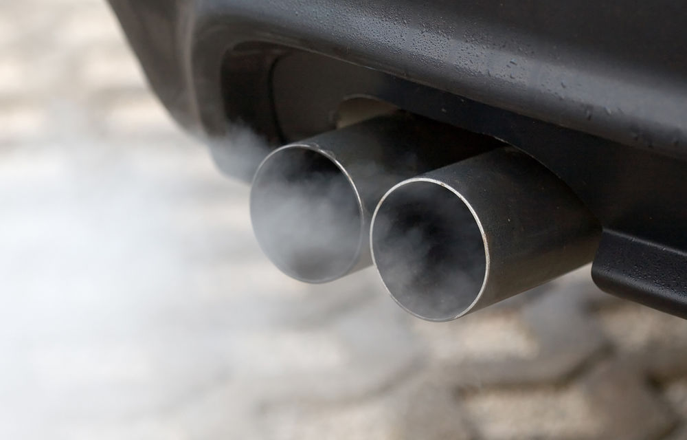 Două taxe în loc de una: timbrul de mediu ar putea fi inclus în preţul carburantului, dar va rămâne şi ca impozit în funcţie de norma de poluare - Poza 1
