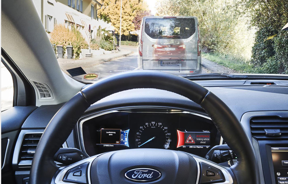 Cum să nu prinzi niciodată roşu la semafor: Ford îţi spune cu ce viteză să mergi pentru a avea tot timpul verde - Poza 2