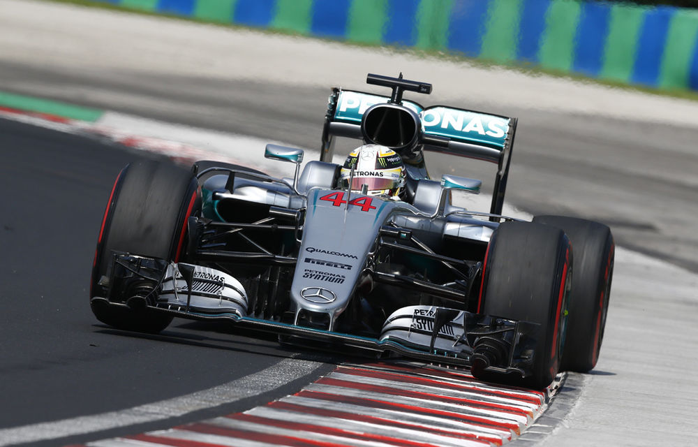 Hamilton câştigă prima luptă cu Rosberg şi va pleca din pole position în Statele Unite. Red Bull învinge Ferrari - Poza 1