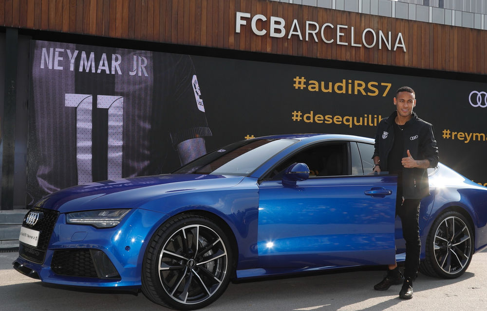 Jucătorii echipei FC Barcelona și-au primit noile mașini: majoritatea au ales actualul Q7, dar au fost și câteva excepții sportive - Poza 4