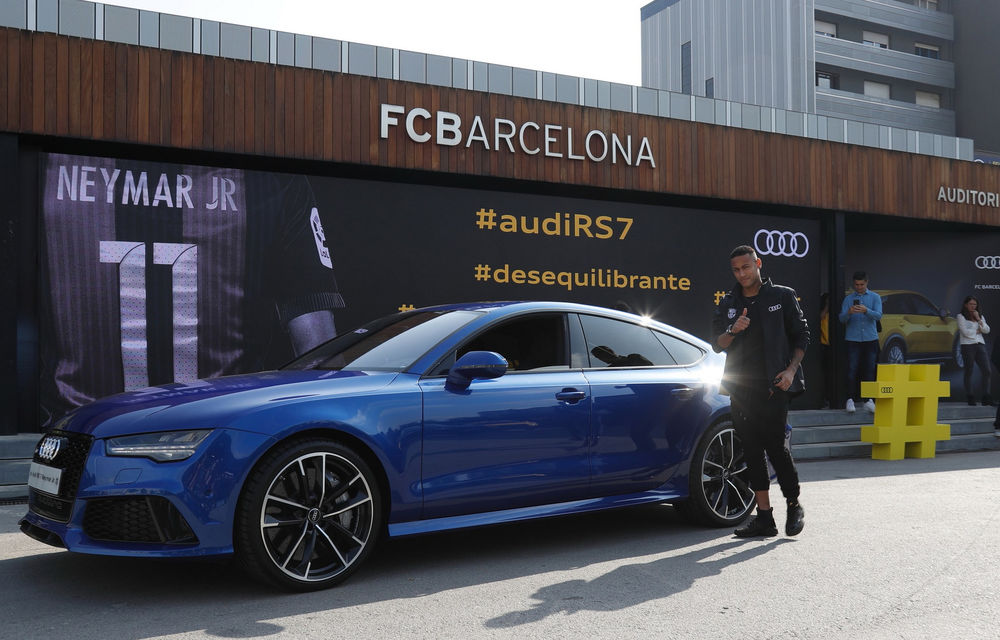 Jucătorii echipei FC Barcelona și-au primit noile mașini: majoritatea au ales actualul Q7, dar au fost și câteva excepții sportive - Poza 5