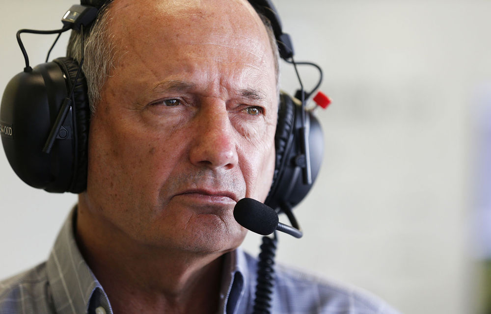 McLaren îşi schimbă radical direcţia: legendarul Ron Dennis, îndepărtat după 35 de ani la şefia constructorului şi a echipei de F1 - Poza 1