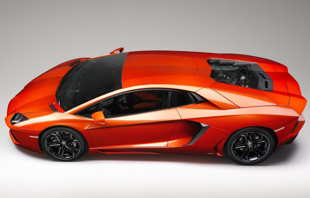 Lamborghini Aventador îşi schimbă şi părul, şi năravul: facelift-ul va primi sufixul S şi va avea un motor mai puternic - Poza 1