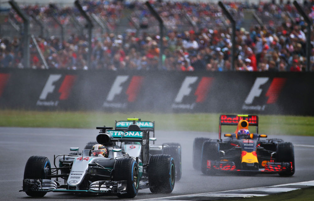 Hamilton exclude utilizarea unei strategii &quot;inteligente&quot;: &quot;Nu-l voi bloca pe Rosberg cu scopul de a fi depăşit de piloţii Red Bull&quot; - Poza 1