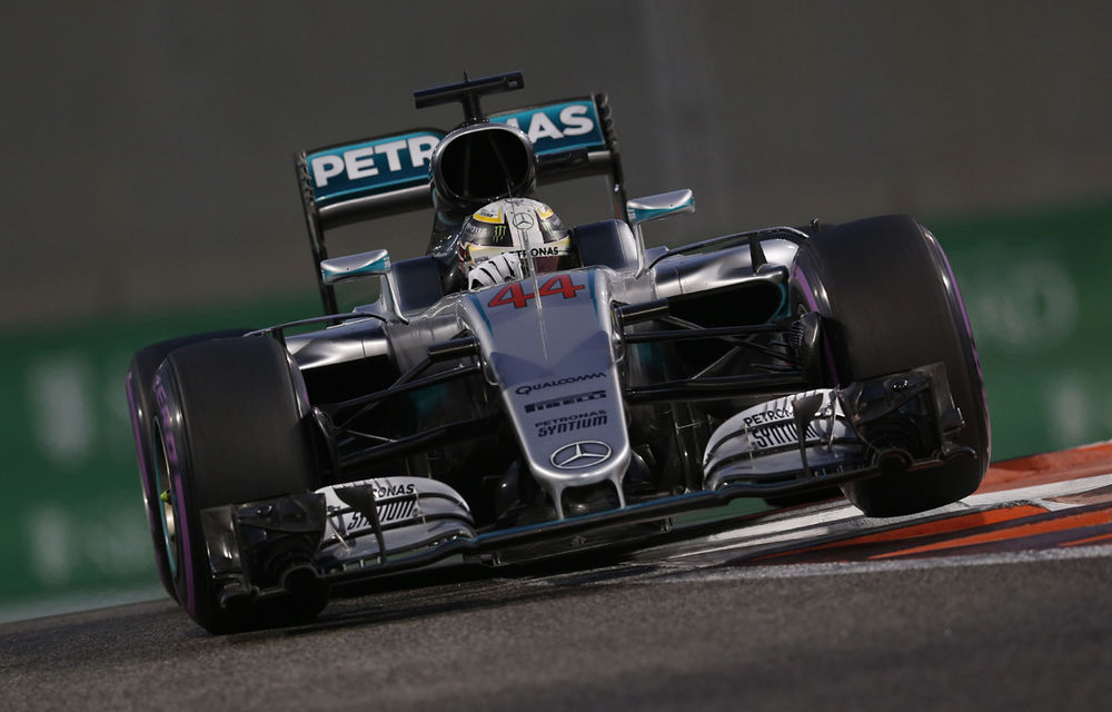Hamilton, pole position la Abu Dhabi în cursa decisivă pentru titlu. Rosberg completează prima linie a grilei - Poza 1