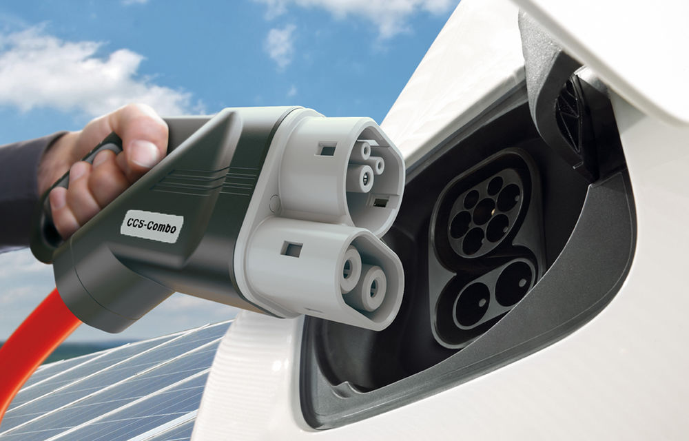 Încărcarea maşinilor electrice, la fel de rapidă ca plinul de benzină? 4 constructori anunţă o reţea de staţii de 350 kW în Europa - Poza 1