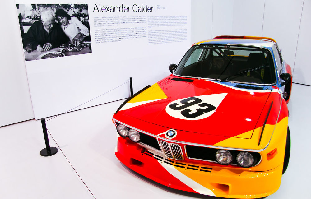 Seria BMW Art Car ajunge la episodul 19: artistul John Baldessari mizează pe minimalism pe un M6 GTLM - Poza 19