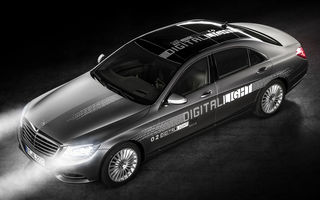 Mercedes pregătește o tehnologie revoluționară: farurile care proiectează semne de circulație pe asfalt