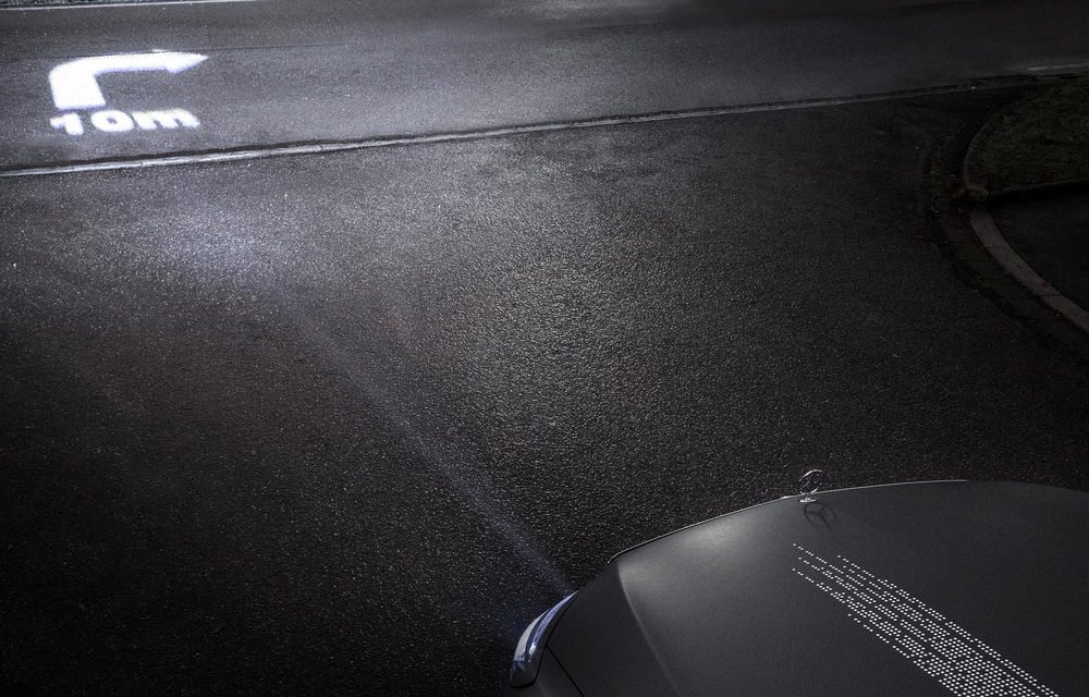 Mercedes pregătește o tehnologie revoluționară: farurile care proiectează semne de circulație pe asfalt - Poza 8