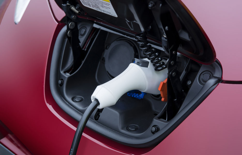 Noi veşti încurajatoare: o treime dintre maşinile vândute în 2040 ar putea fi electrice - Poza 1