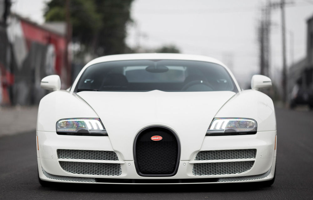 Bugatti Veyron se transformă în mașină de colecție: ultimul exemplar coupe va fi scos la licitație - Poza 6