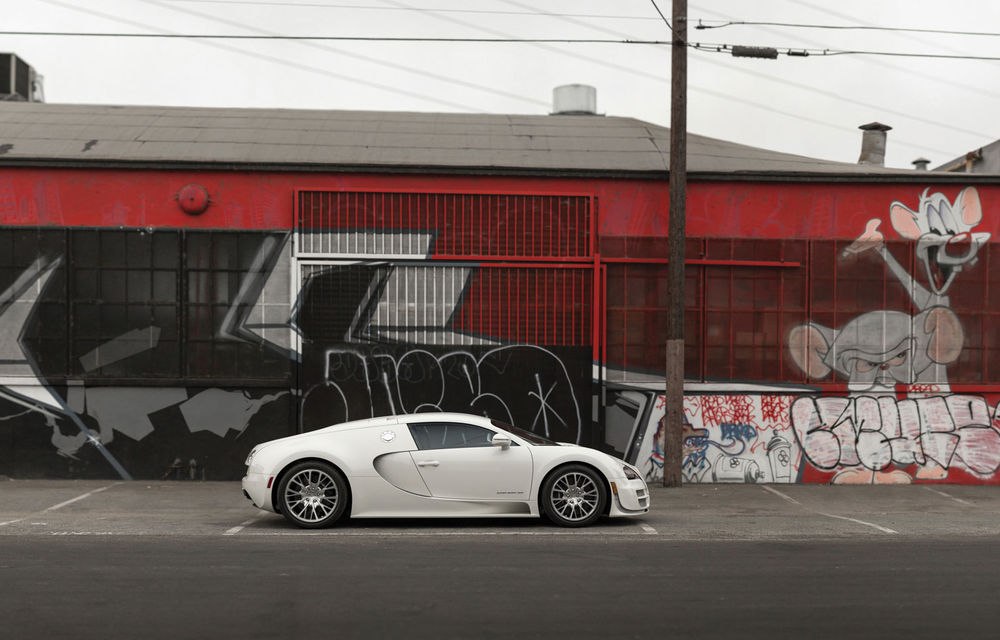 Bugatti Veyron se transformă în mașină de colecție: ultimul exemplar coupe va fi scos la licitație - Poza 5
