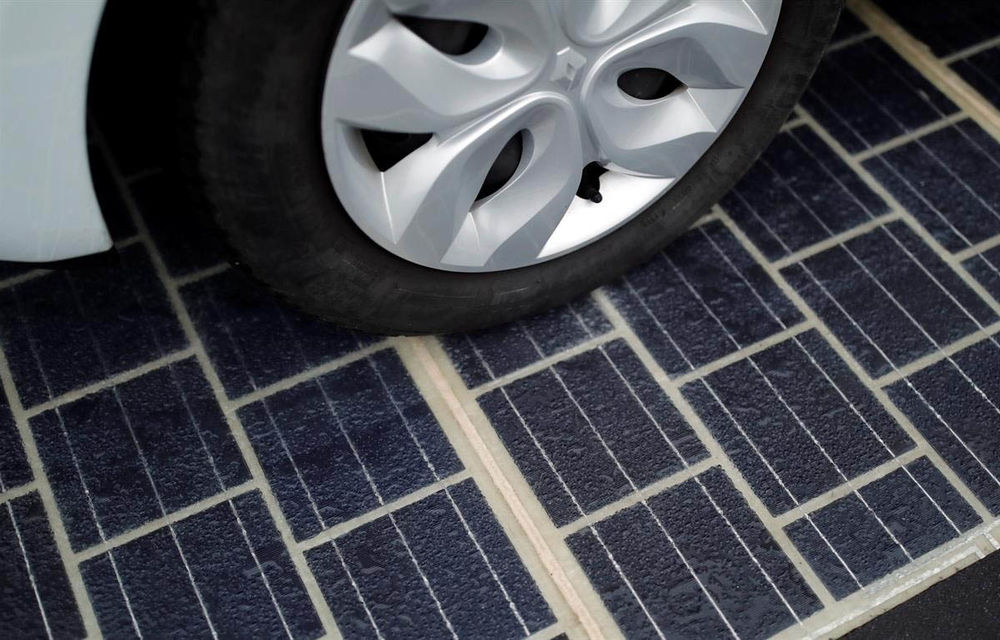 Experiment solar: Franța a construit primul kilometru de șosea acoperit cu celule fotovoltaice. &quot;E un gadget la suprapreț&quot;, afirmă specialiștii - Poza 1