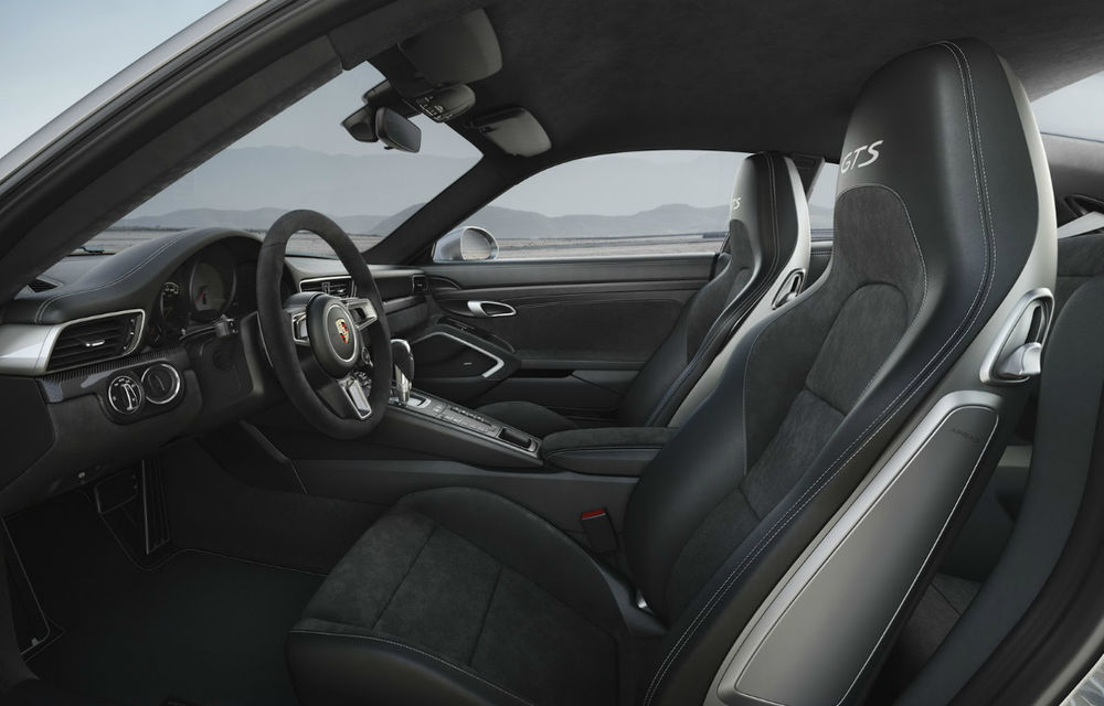 Porsche tentează din nou cu performanțe de supercar și consum redus: 911 GTS debutează oficial - Poza 13