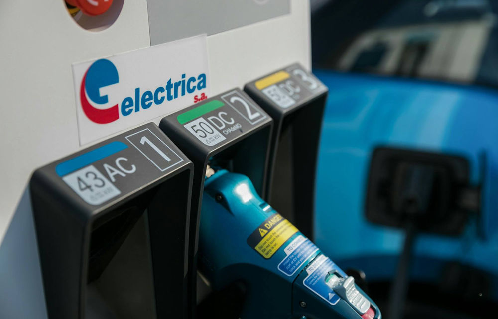 Prima benzinărie din România cu staţie de încărcare pentru maşini electrice: preţul este de 1 leu/kWh, un plin costă câteva zeci de lei - Poza 1