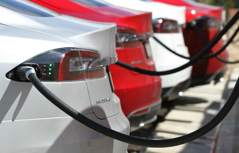 Clienții noi Tesla Motors au aflat prețul încărcării rapide la Supercharger: în jur de un leu pentru un kWh - Poza 1