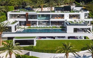 VIDEO: Cea mai scumpă casă din SUA costă 250 de milioane de dolari și se vinde la pachet cu 12 mașini exotice