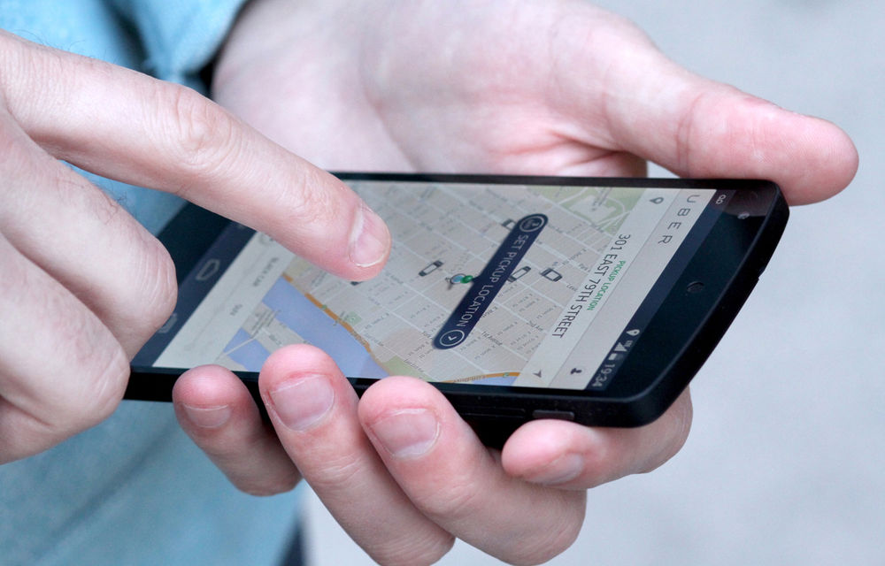 Un nou parteneriat pentru Uber: Mercedes va furniza maşini autonome pentru serviciul de transport - Poza 1