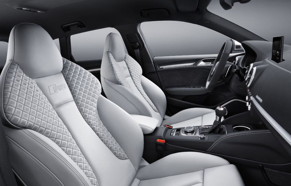 Noul Audi RS3 Sportback este aici: modelul preia designul și motorul de 400 de cai putere al sedanului - Poza 14