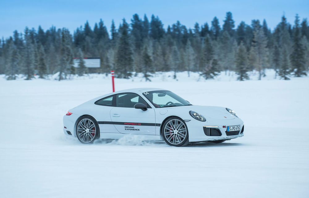 Valentine's Day în variantă masculină: drifturi pe gheață cu cele mai puternice modele Porsche - Poza 88