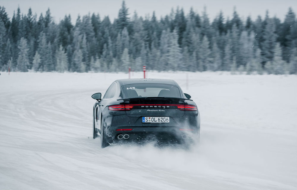 Valentine's Day în variantă masculină: drifturi pe gheață cu cele mai puternice modele Porsche - Poza 21