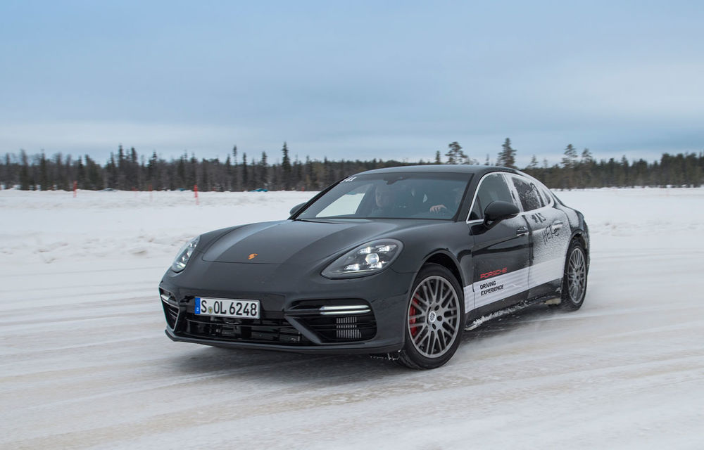 Valentine's Day în variantă masculină: drifturi pe gheață cu cele mai puternice modele Porsche - Poza 74