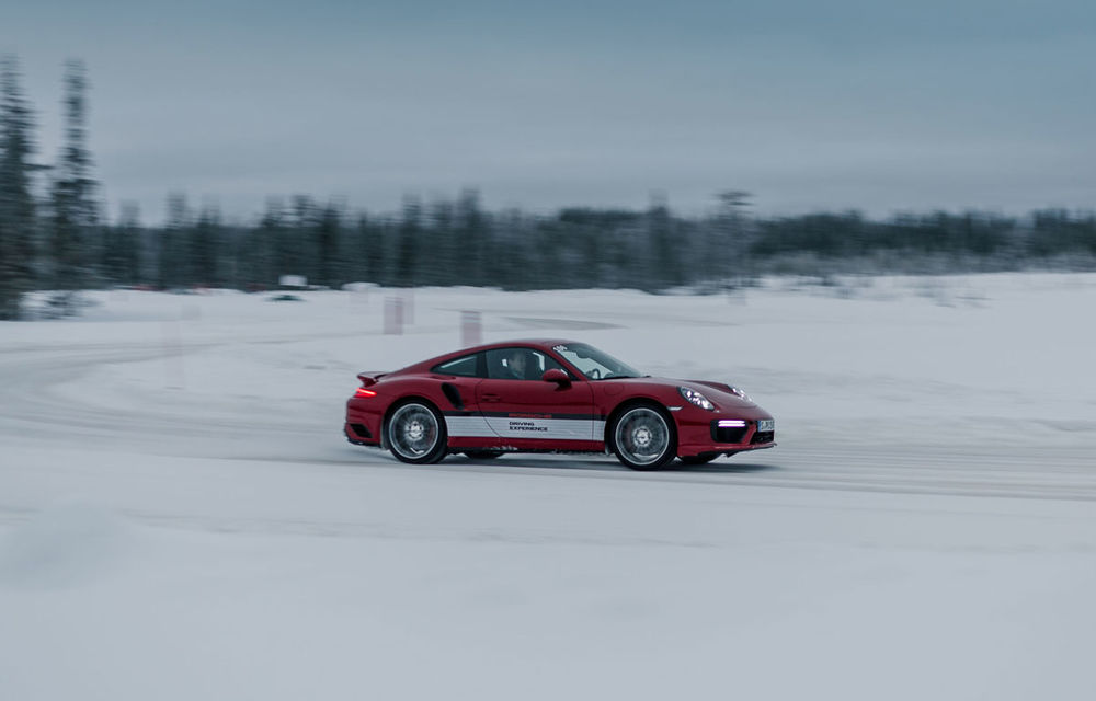Valentine's Day în variantă masculină: drifturi pe gheață cu cele mai puternice modele Porsche - Poza 36