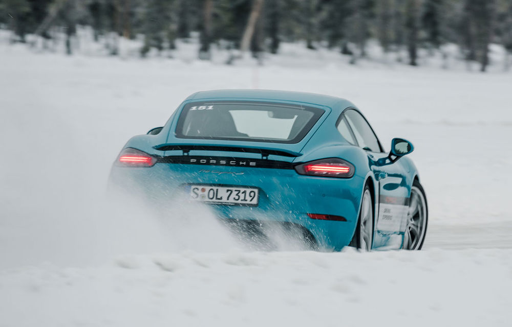 Valentine's Day în variantă masculină: drifturi pe gheață cu cele mai puternice modele Porsche - Poza 32
