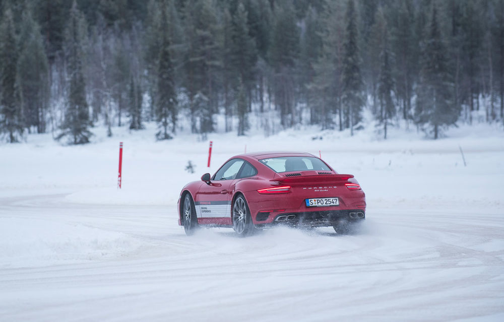 Valentine's Day în variantă masculină: drifturi pe gheață cu cele mai puternice modele Porsche - Poza 61