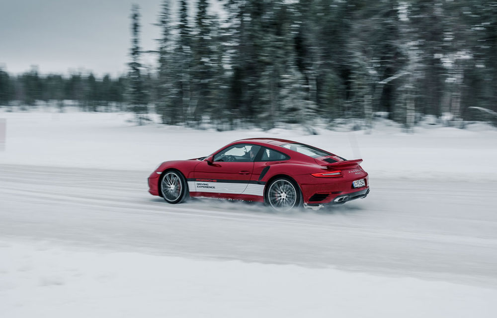 Valentine's Day în variantă masculină: drifturi pe gheață cu cele mai puternice modele Porsche - Poza 27