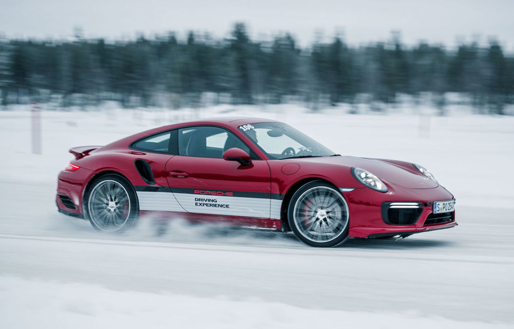 Valentine's Day în variantă masculină: drifturi pe gheață cu cele mai puternice modele Porsche - Poza 11