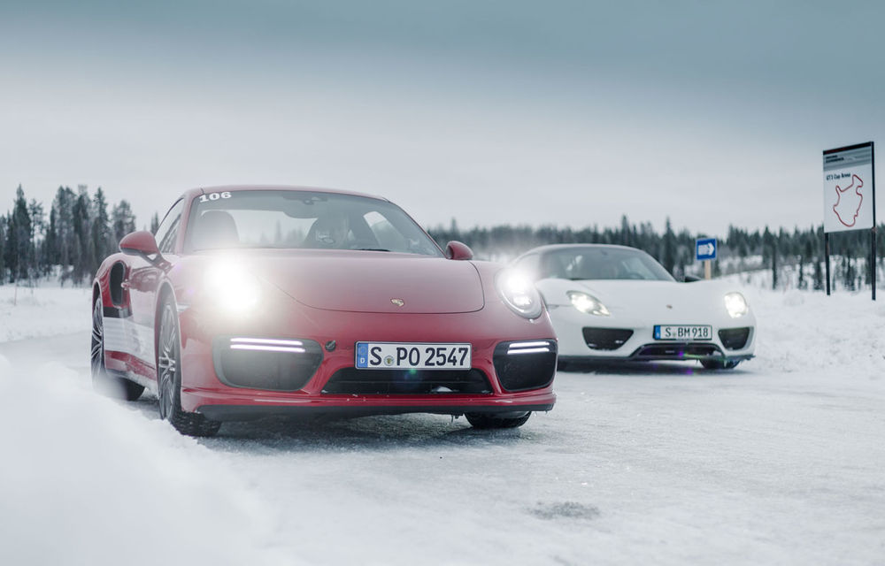 Valentine's Day în variantă masculină: drifturi pe gheață cu cele mai puternice modele Porsche - Poza 34