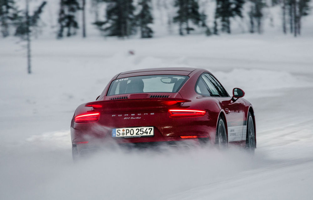 Valentine's Day în variantă masculină: drifturi pe gheață cu cele mai puternice modele Porsche - Poza 37