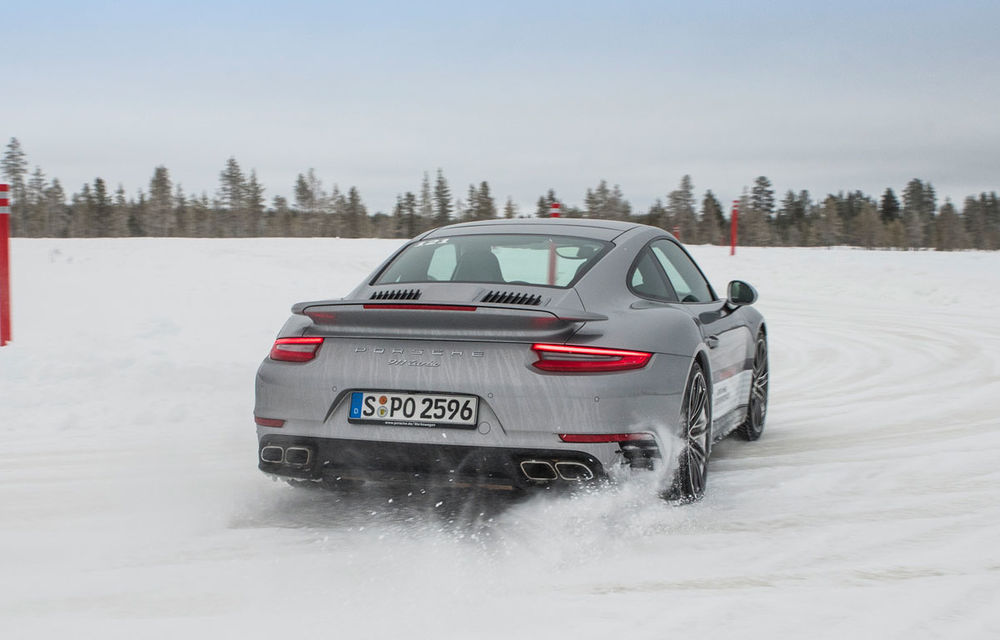 Valentine's Day în variantă masculină: drifturi pe gheață cu cele mai puternice modele Porsche - Poza 81