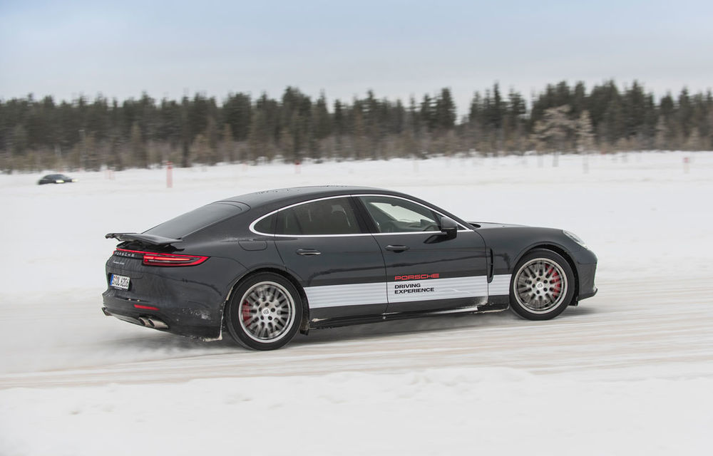 Valentine's Day în variantă masculină: drifturi pe gheață cu cele mai puternice modele Porsche - Poza 75