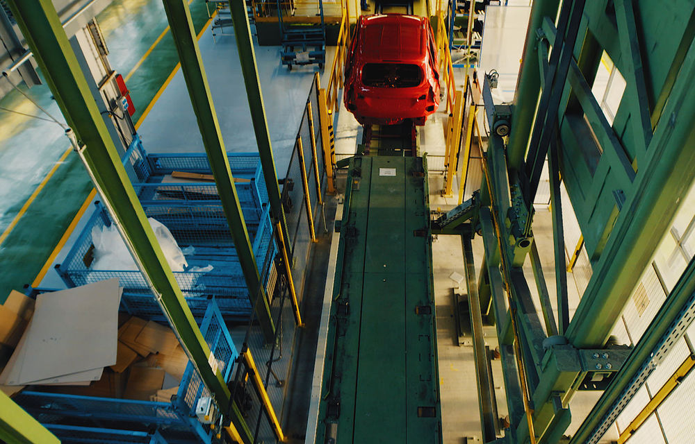 Fabrica Ford de la Craiova se pregătește pentru Ecosport: uzina primește aproape 200 de roboți pentru adaptarea producției - Poza 6