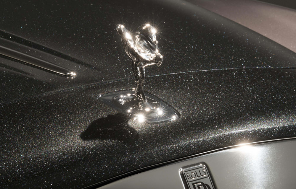 Rolls-Royce Ghost Elegance: versiune unicat cu ampatament mărit și vopsea din diamante pentru un client misterios - Poza 3