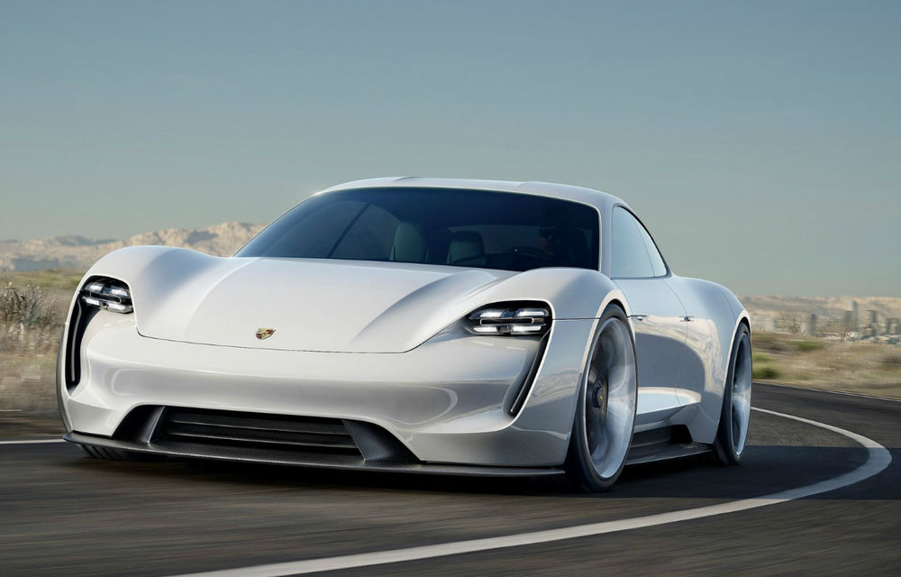 Porsche calcă pe urmele Tesla: modelul electric Mission E va avea mai multe variante de putere și update-uri de performanță prin internet - Poza 1