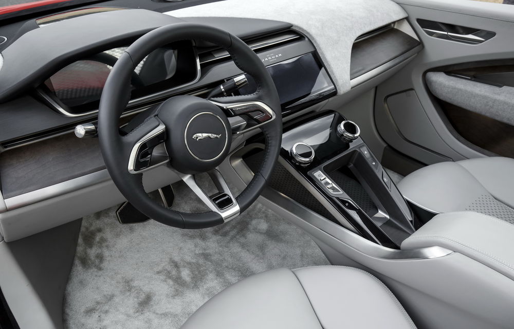 Jaguar aduce tehnologia sa electrică în stradă: SUV-ul I-Pace s-a plimbat prin Londra pentru a promova rularea cu zero emisii - Poza 6