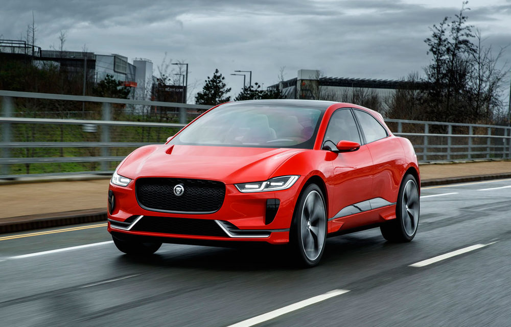 Jaguar aduce tehnologia sa electrică în stradă: SUV-ul I-Pace s-a plimbat prin Londra pentru a promova rularea cu zero emisii - Poza 1