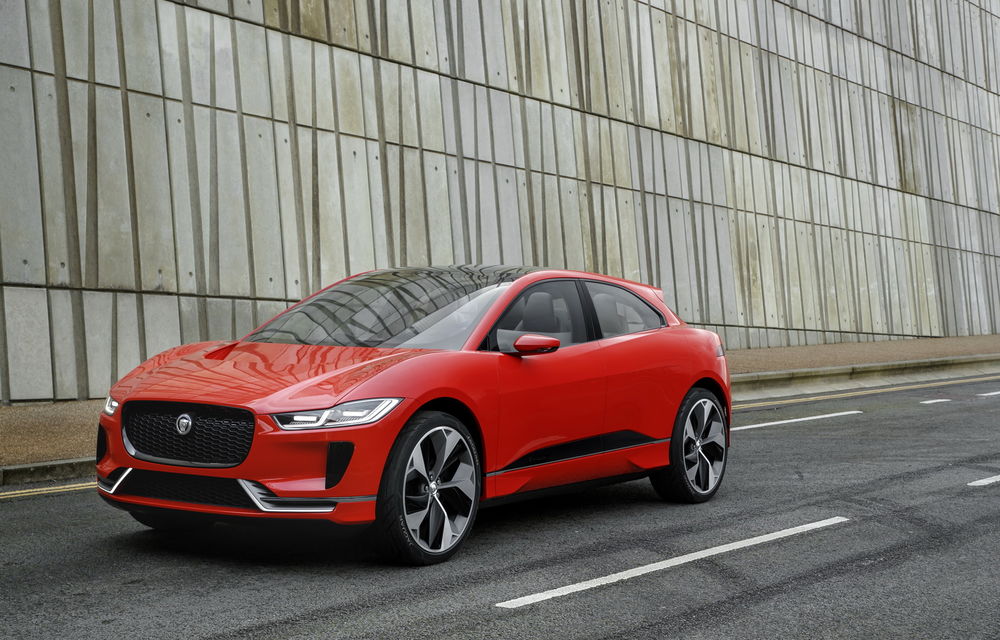 Jaguar aduce tehnologia sa electrică în stradă: SUV-ul I-Pace s-a plimbat prin Londra pentru a promova rularea cu zero emisii - Poza 4