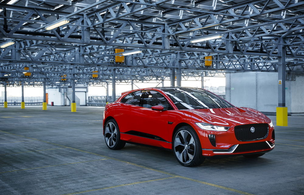 Jaguar aduce tehnologia sa electrică în stradă: SUV-ul I-Pace s-a plimbat prin Londra pentru a promova rularea cu zero emisii - Poza 3