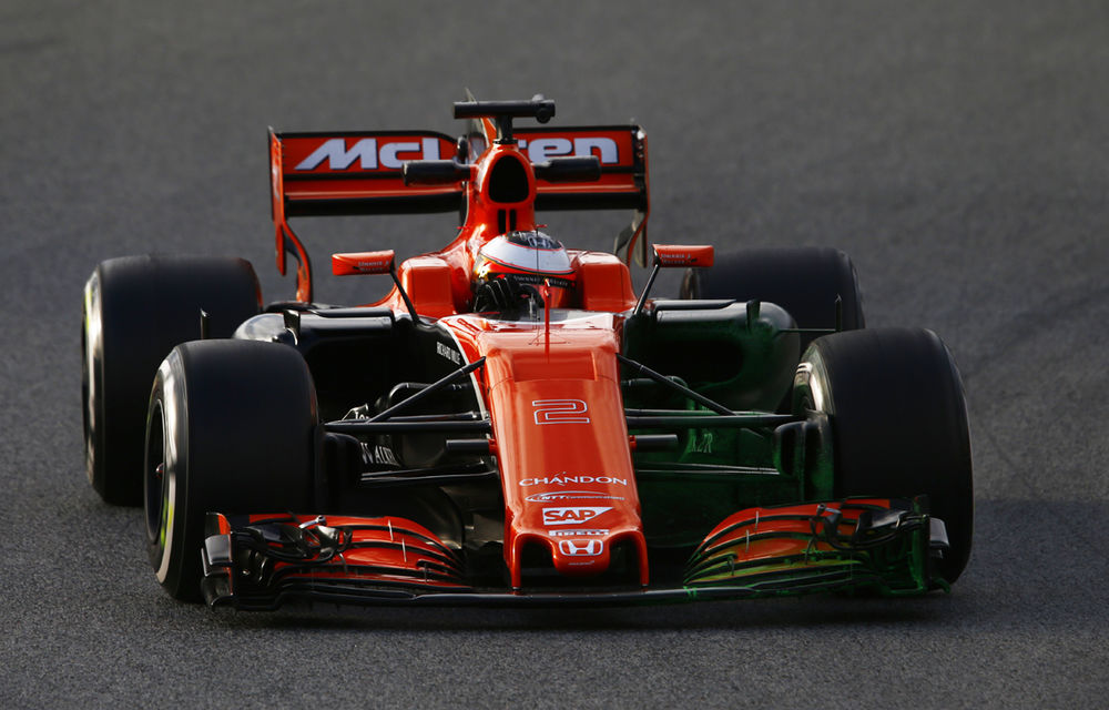 McLaren, tentată să renunţe la motoarele Honda: britanicii negociază un contract cu Mercedes pentru sezonul 2017 - Poza 1