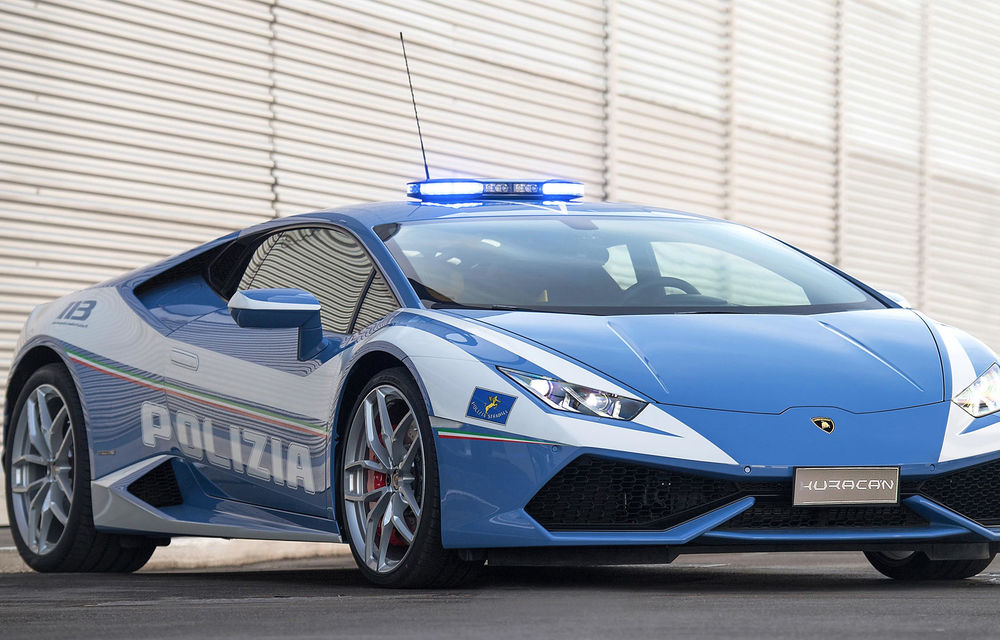 Poliția italiană mai primește un Lamborghini Huracan: 610 cai putere și un portbagaj refrigerat pentru transport de organe - Poza 6